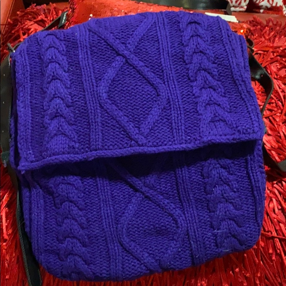 Burberry cable knit shoulder bag!❤️❤️❤️